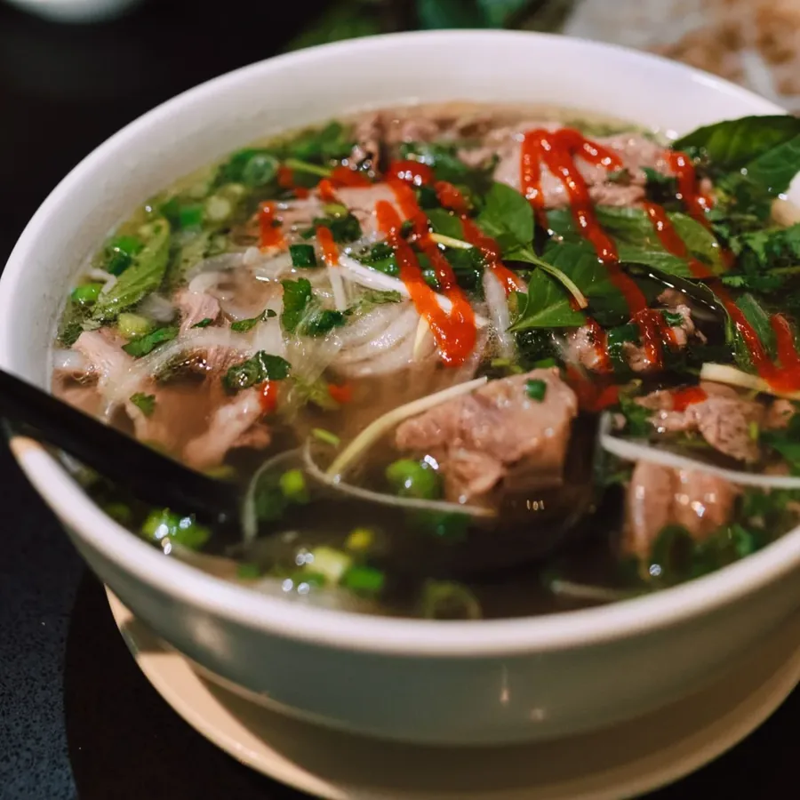 Bàn ăn tại Nguyễn Thị Mỹ 1991